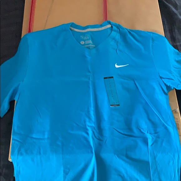 nike v neck t shirt mens